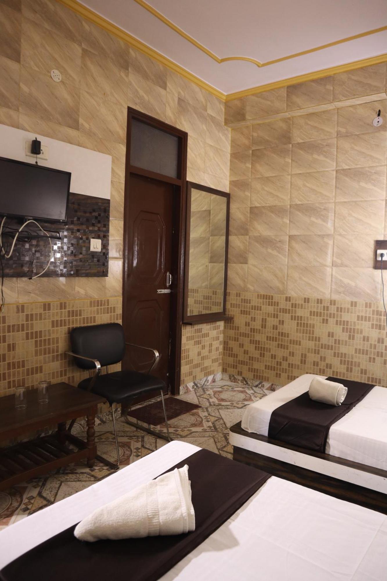 Hotel P R Palace Lucknow Exterior foto