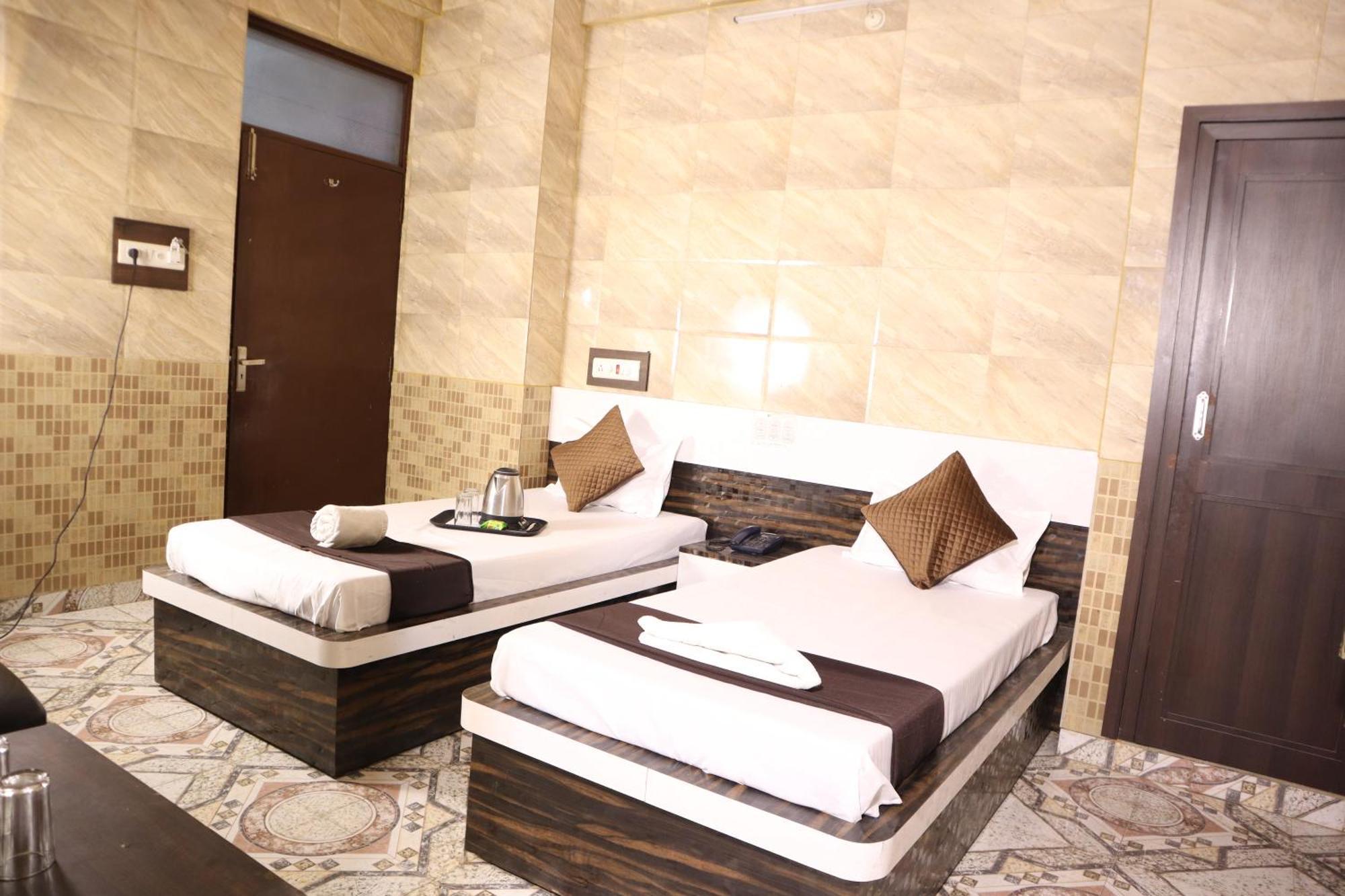 Hotel P R Palace Lucknow Exterior foto