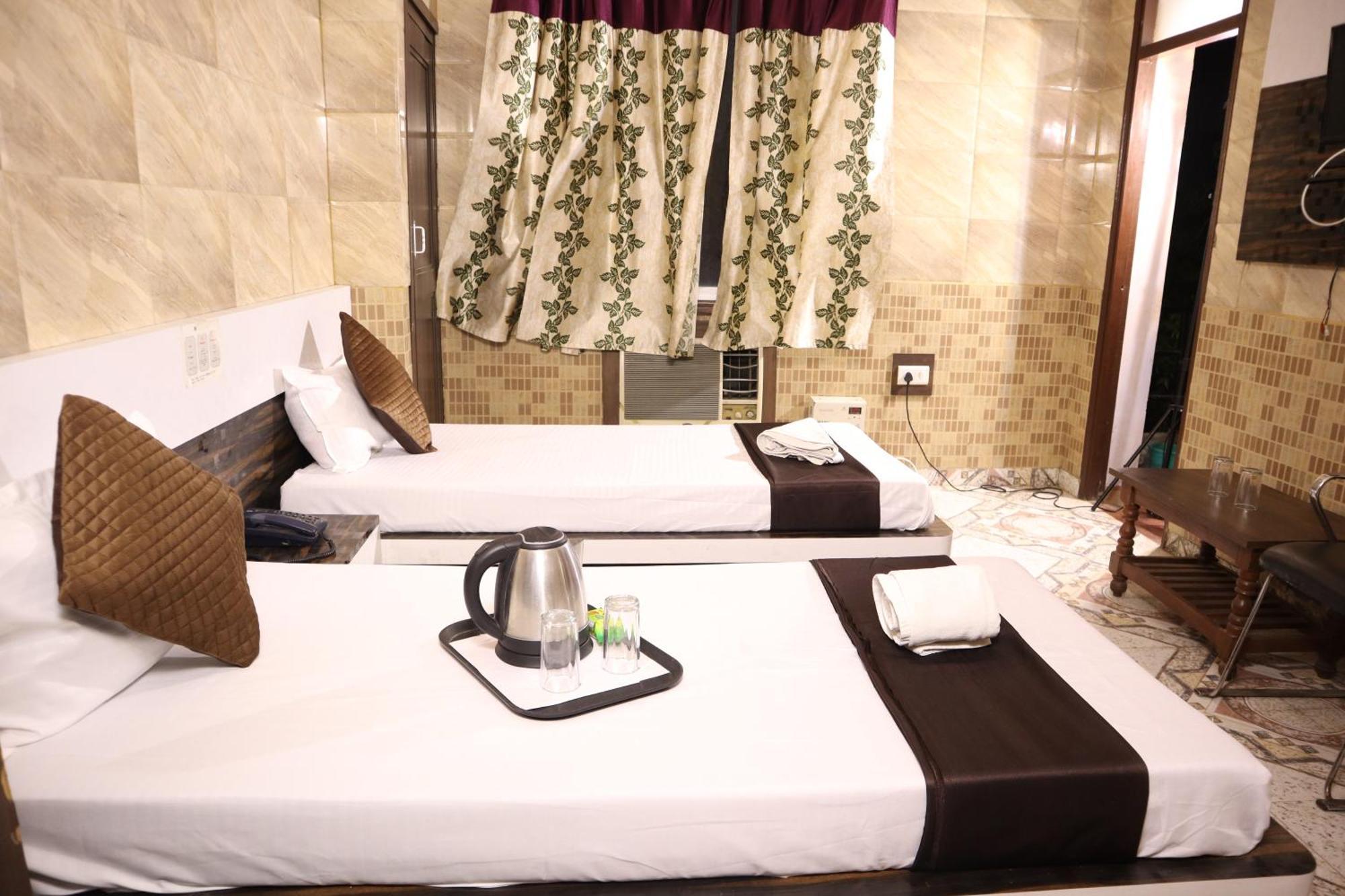 Hotel P R Palace Lucknow Exterior foto